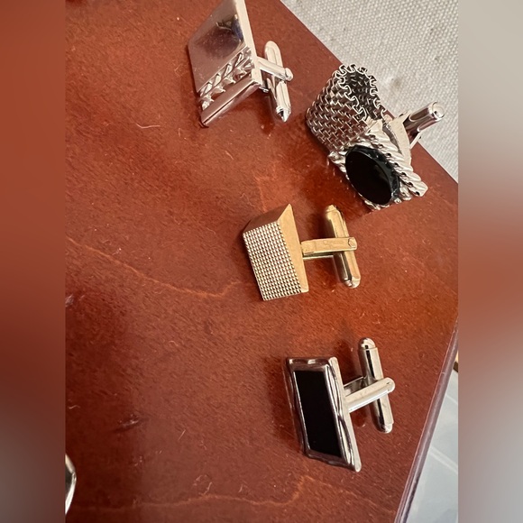 Lot of 17 men's single JEWELRY accessories for reselling or recycle. - Picture 5 of 9